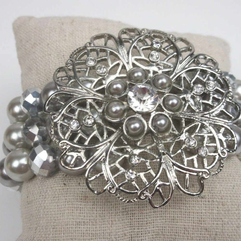 Fashion Silver Stretch Bracelet Large Flower Silve